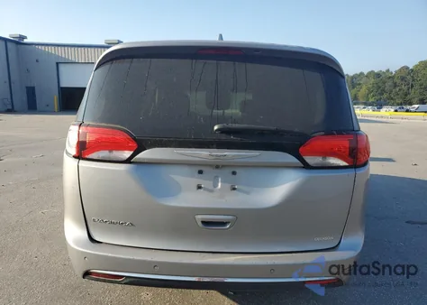 2017 Chrysler Pacifica Touring L Plus z USA, uszkodzony, nr VIN 2C4RC1EG5HR542271
